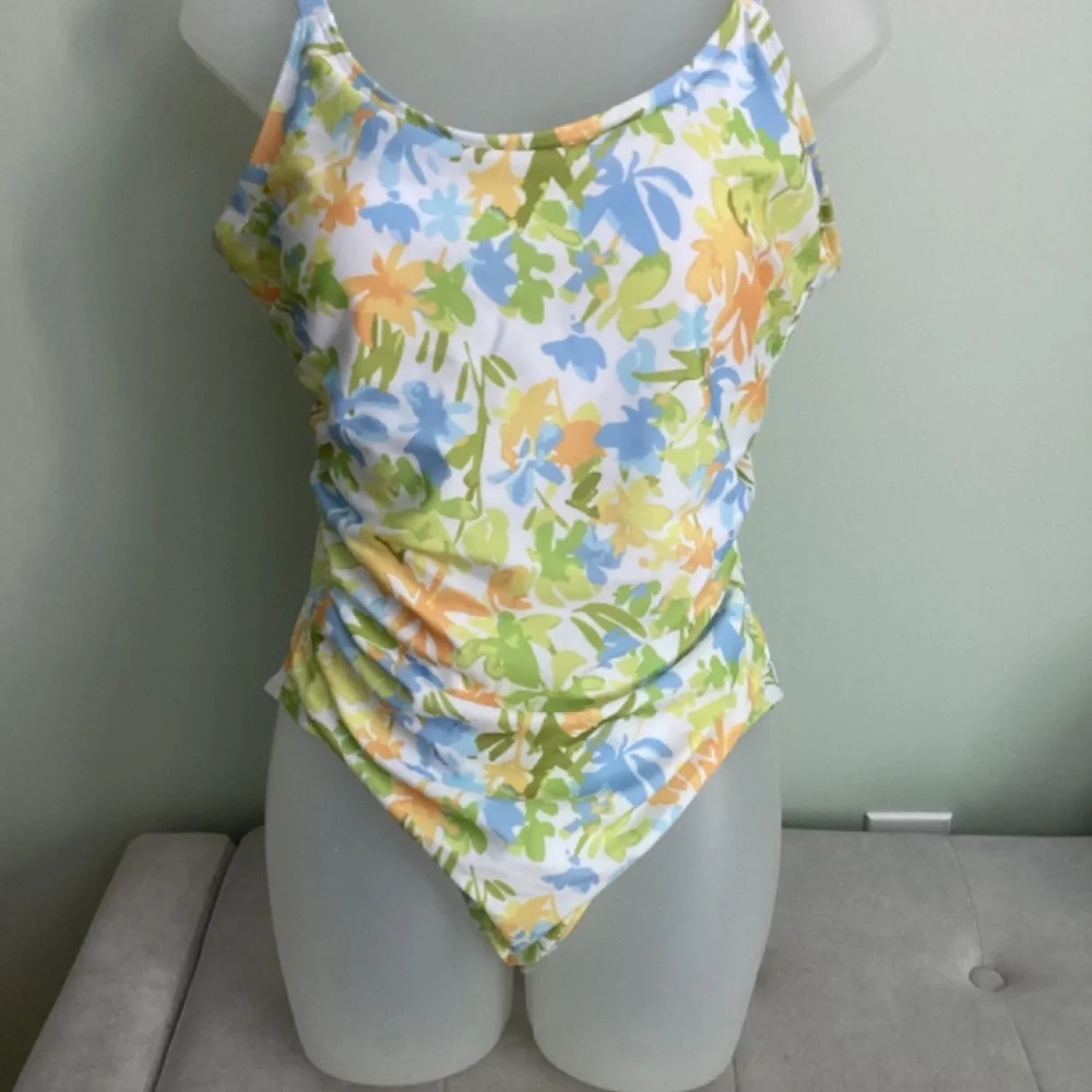 Women’s one piece swimsuit - Picture 2 of 7